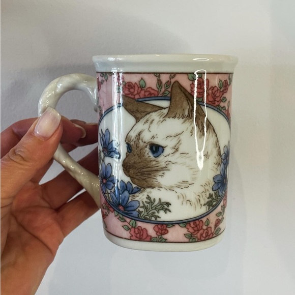 Cute Vintage Kitty Mug - Picture 2 of 5